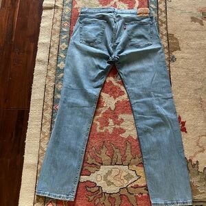 Levi's Men's Light Wash Straight Jeans